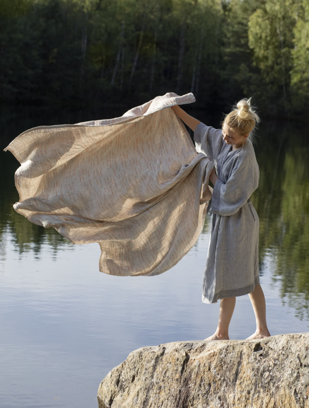 Edgewater Cashmere Wool Blend Throw : Blue — scandimodern